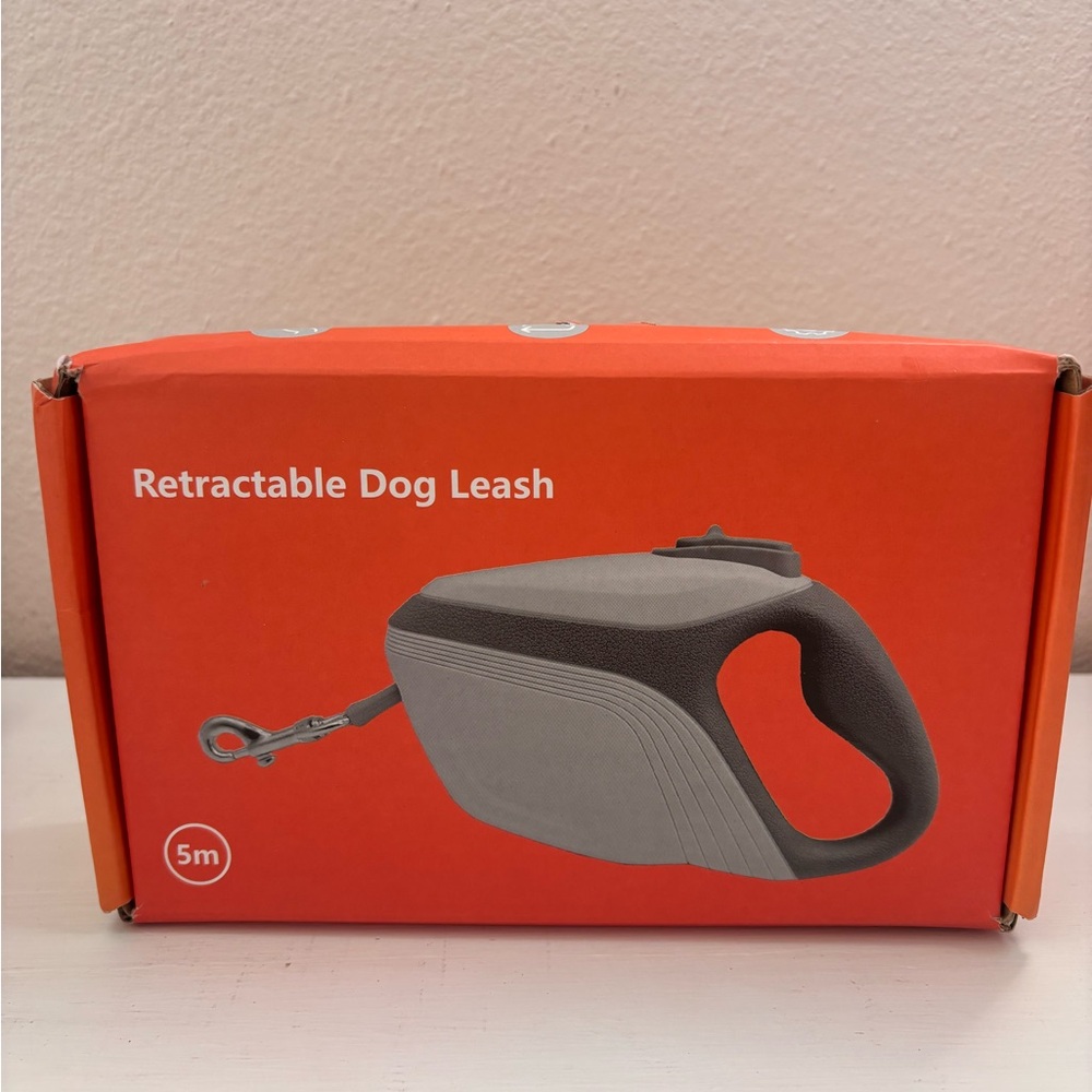 Retractable Dog Leash in Gray